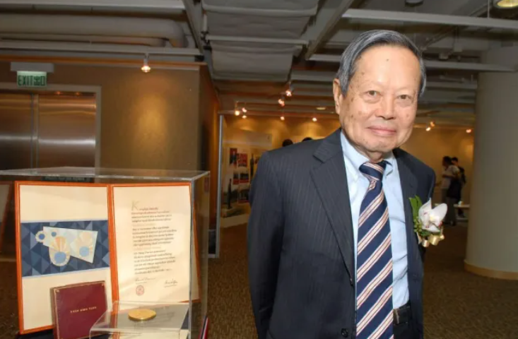 如何评价《清华学子怒批杨振宁》